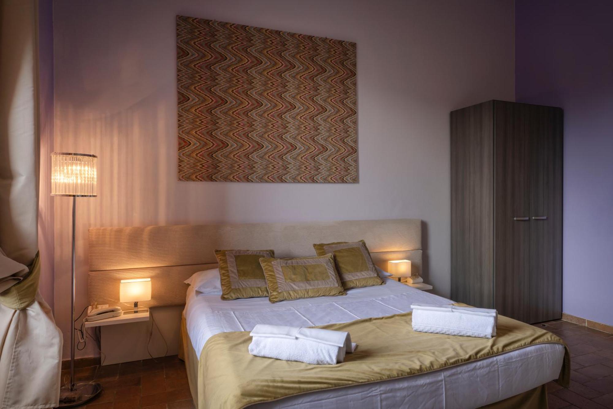 Hotel Palazzo Renieri - 3Stelle S Колле-ді-Валь-д'Ельса Екстер'єр фото