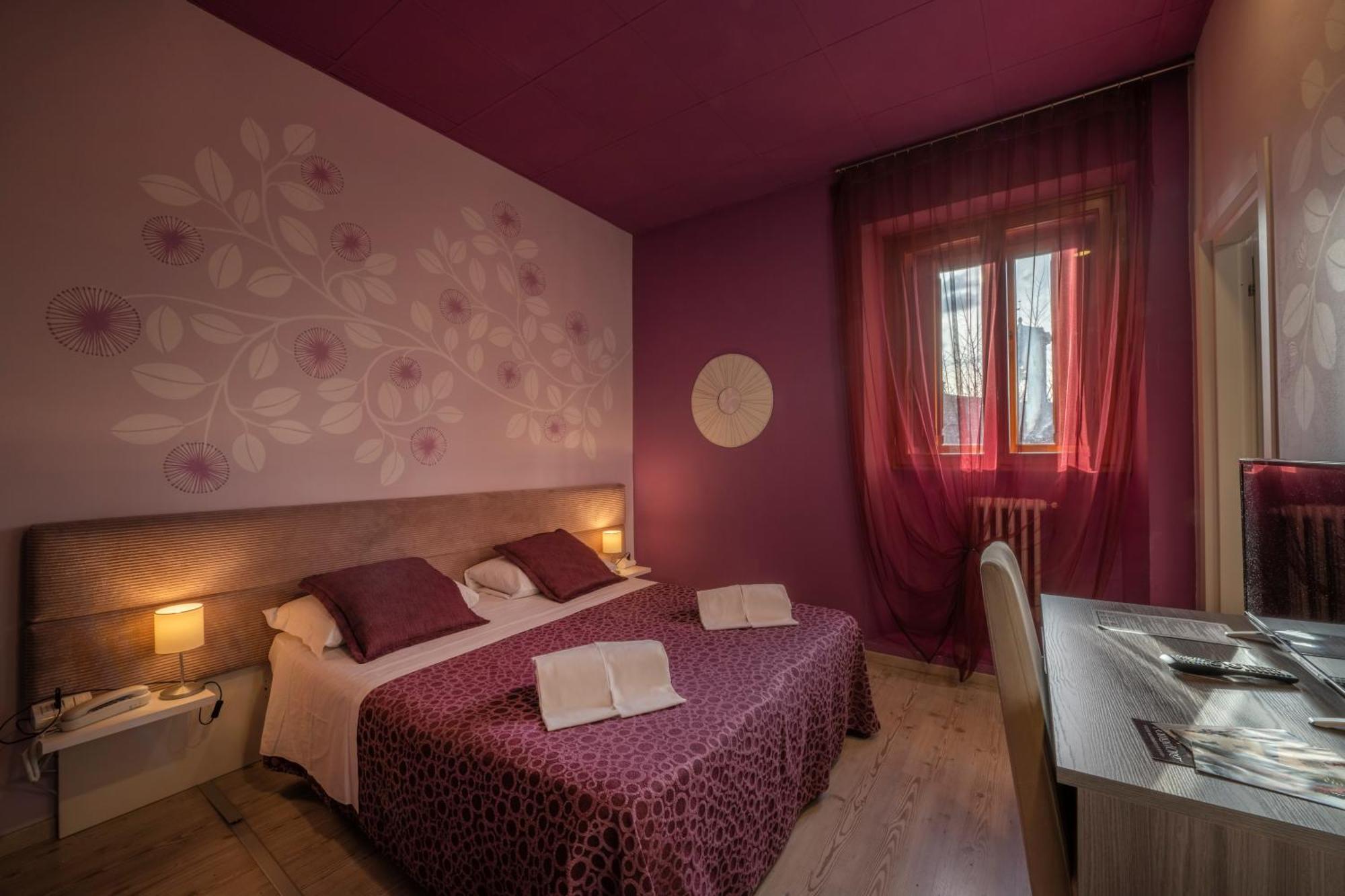 Hotel Palazzo Renieri - 3Stelle S Колле-ді-Валь-д'Ельса Екстер'єр фото