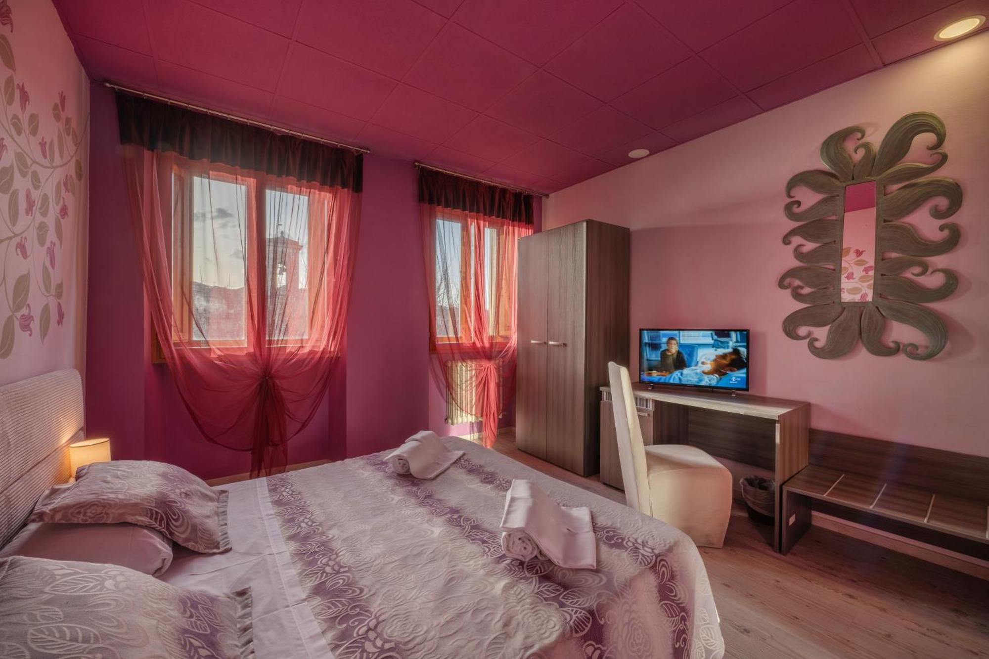Hotel Palazzo Renieri - 3Stelle S Колле-ді-Валь-д'Ельса Екстер'єр фото