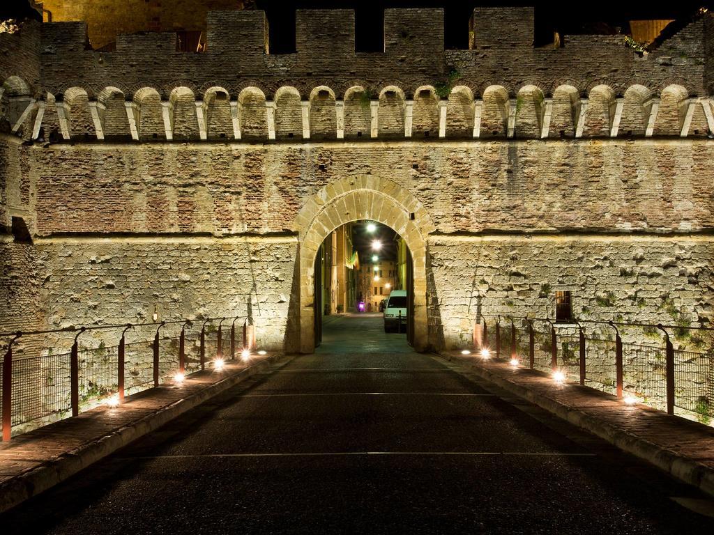 Hotel Palazzo Renieri - 3Stelle S Колле-ді-Валь-д'Ельса Екстер'єр фото